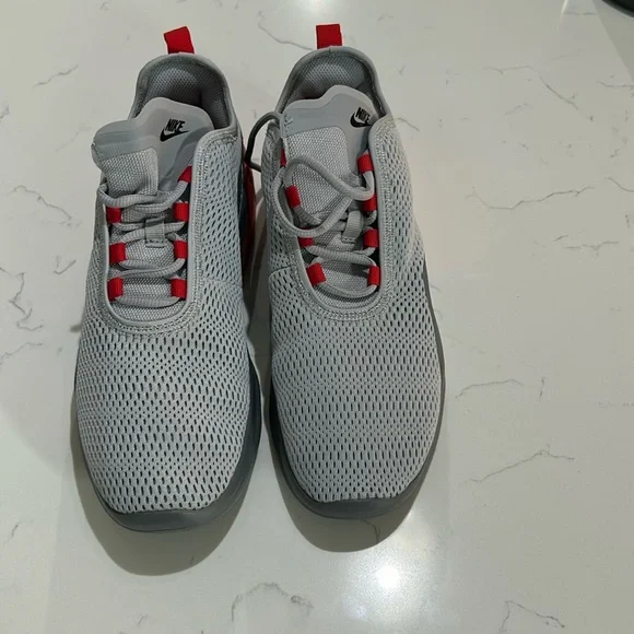 Nike Airmax Motion - Picture 1 of 4